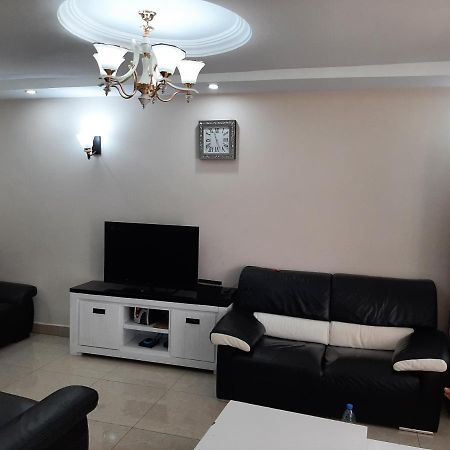 Signorile Jo Apartamento Yaoundé Exterior foto