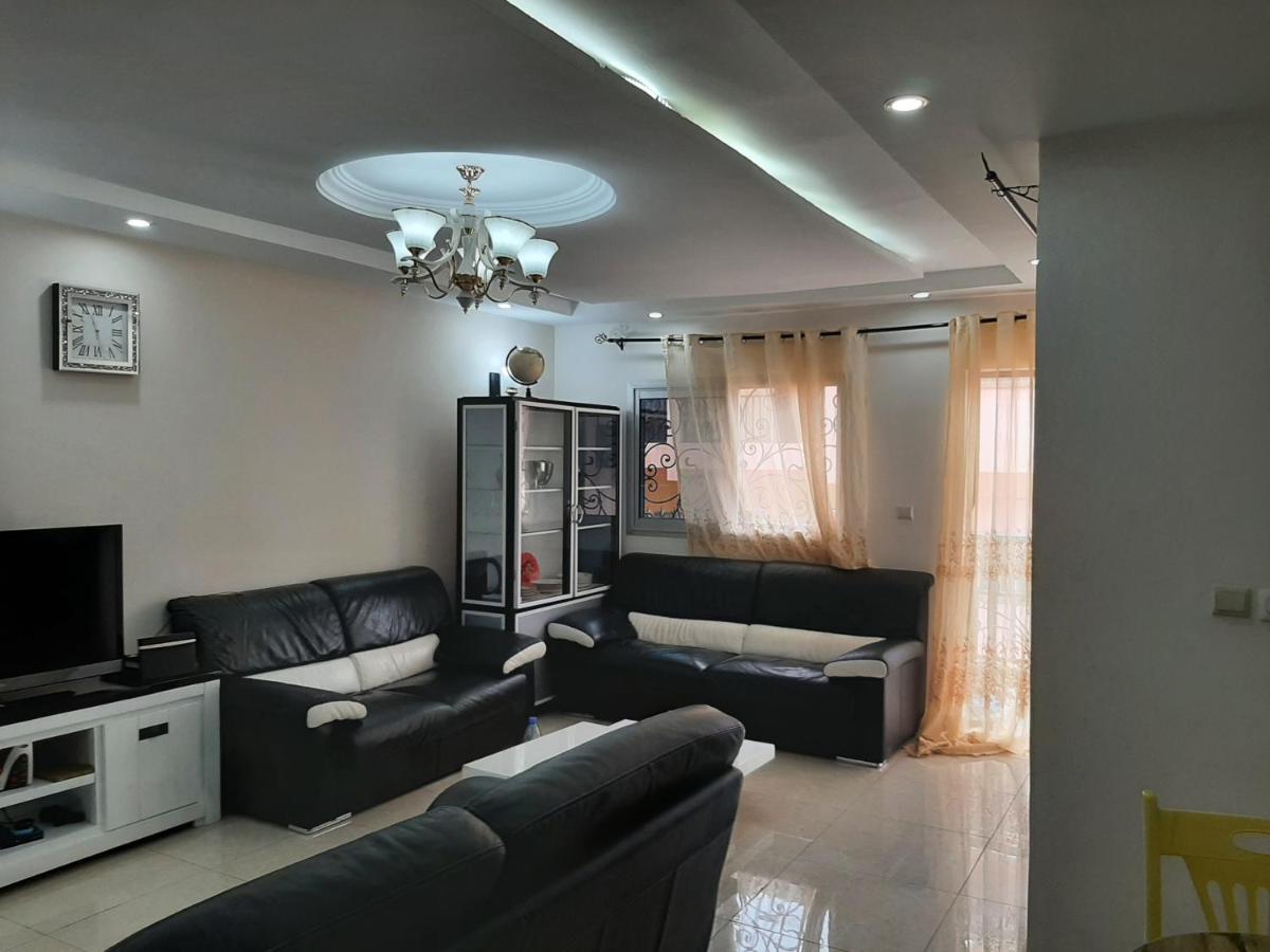 Signorile Jo Apartamento Yaoundé Exterior foto
